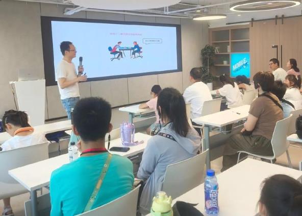 北大心理学研修班证书有用吗?(图2) 北大心理学研修班证书有用吗?(图2)